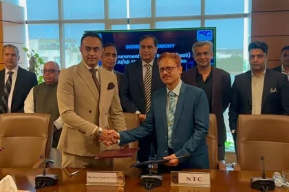 ڈیٹا والٹ پاکستان اور این ٹی سی کے درمیان سوورن اے آئی خدمات کے معاہدے کی دستخطی تقریب