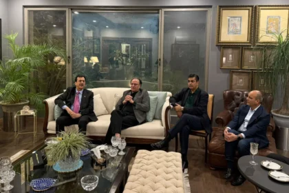 چیئرمین سینیٹ سید یوسف رضا گیلانی اور وزیر خزانہ محمد اورنگزیب کے اعزاز میں اسلام آباد میں عشائیہ