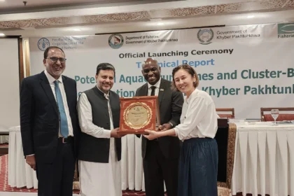 پشاور میں آبی زراعت سے متعلق تکنیکی رپورٹ کے اجرا کی تقریب