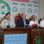 سردار حسن ابراہیم نیشنل پریس کلب اسلام آباد میں میڈیا سے گفتگو کرتے ہوئے