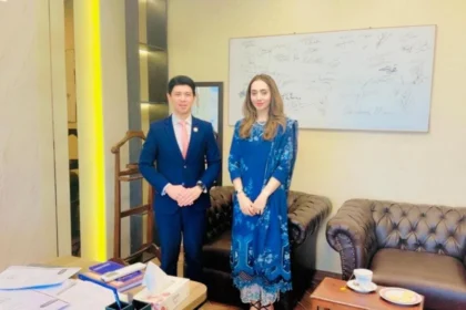 مصباح کھر اور ملائیشیا کے ڈپٹی ہیڈ آف مشن کی پارلیمنٹ ہاؤس میں ملاقات