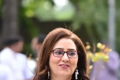 عاصمہ بٹ فیملی تھیٹر اور اسٹیج ڈراموں کی بحالی سے متعلق گفتگو کرتے ہوئے