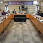 چیئرمین ایچ ای سی ڈاکٹر نیاز احمد اختر سی پیک جامعات کنسورشیم کے اجلاس کی صدارت کرتے ہوئے