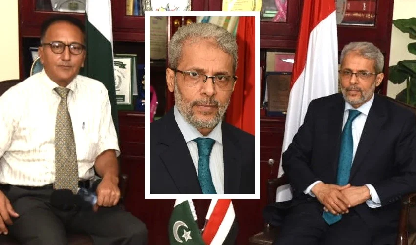 یمن کے سفیر محمد مطہر الشبی انٹرویو دیتے ہوئے