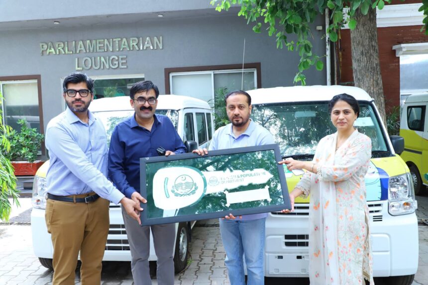 پنجاب میں مانیٹرنگ گاڑیاں صحت و آبادی کی نگرانی کے لیے