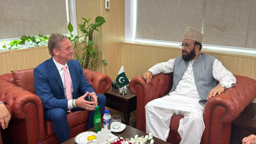 وفاقی وزیر سردار محمد یوسف کی مولانا عبدالخبیر آزاد اور ڈاکٹر لیف ہیٹ لینڈ سے ملاقات