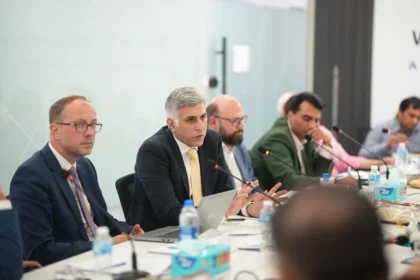 عالمی یوم ہنرمندی نوجوانان کے موقع پر گول میز اجلاس کے شرکا