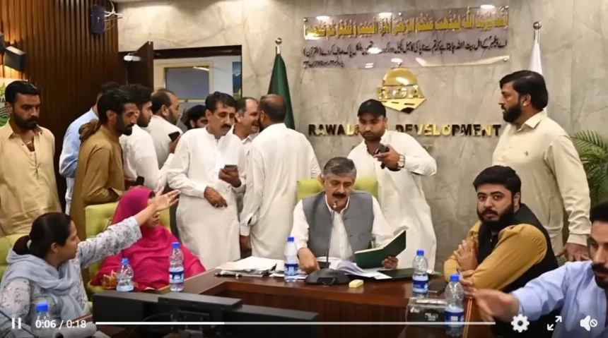 راجہ بازار راولپنڈی میں آر ڈی اے پارکنگ پلازہ کی نیلامی