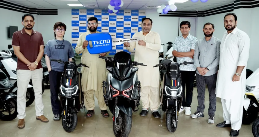ٹیکنو پاکستان کے ٹک ٹاک چیلنج کے فاتحین کے لیے ری وو الیکٹرک بائیکس
