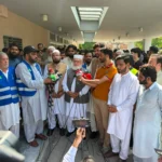 نصراللہ رندھاوا اور لیاقت بلوچ پمز ہسپتال کے دورے کے موقع پر