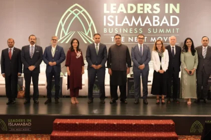 اسلام آباد میں ایل آئی آئی بی ایس 2026 کے دوران مقررین معیشت اور ٹیکنالوجی پر گفتگو کر رہے ہیں