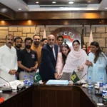 اسلام آباد میں ورلڈ فارماسسٹ ڈے 2026 کی تقریب کے شرکاء
