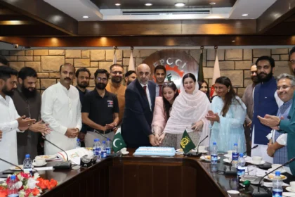 اسلام آباد میں ورلڈ فارماسسٹ ڈے 2026 کی تقریب کے شرکاء
