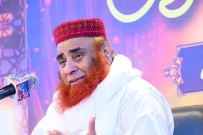 علامہ سید ریاض حسین شاہ راولپنڈی میں درس قرآن سے خطاب کر رہے ہیں