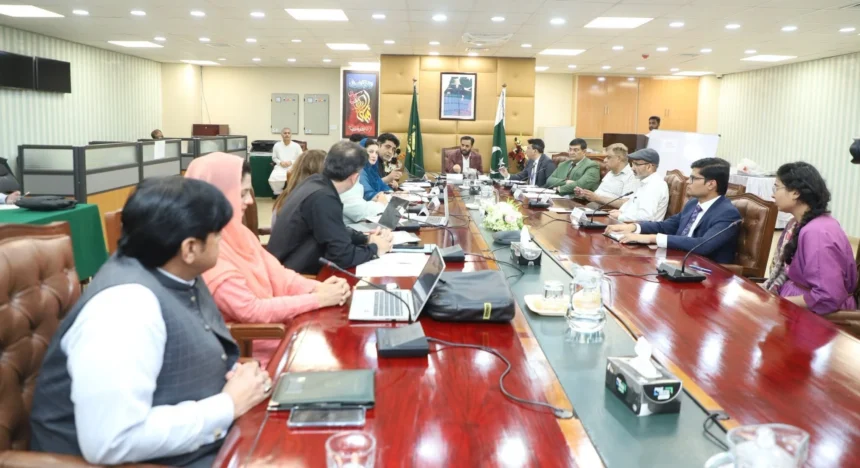 وزیر صحت مصطفیٰ کمال کی آئی ایچ آر اے رجسٹریشن بورڈ کے ارکان سے ملاقات