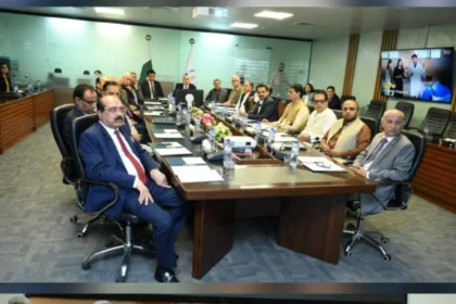 بحرہ یونیورسٹی اسلام آباد میں وائس چانسلرز اور ریکٹرز کے چوتھے ماہانہ فورم کے شرکاء