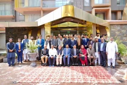 مری میں آئی بی سی سی فورم کے 184ویں اجلاس کے شرکاء