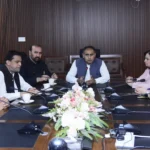 آسان ٹیکس سکیم کے جائزہ اجلاس میں بلال اظہر کیانی اور تاجر نمائندے