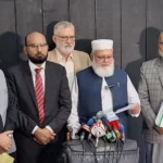 نائب امیر جماعت اسلامی لیاقت بلوچ مذاکرات کے بعد میڈیا سے گفتگو کرتے ہوئے