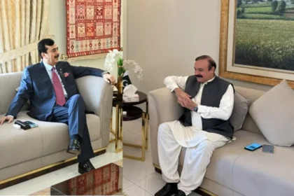 چیئرمین سینیٹ سید یوسف رضا گیلانی سے طارق فضل چوہدری کی ملاقات