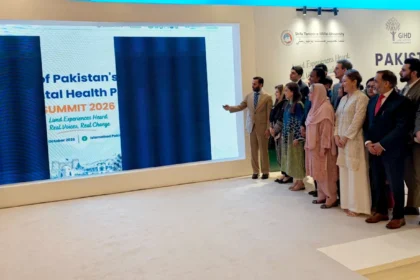 وفاقی وزیر صحت سید مصطفیٰ کمال قومی ذہنی صحت پالیسی کا اجرا کرتے ہوئے