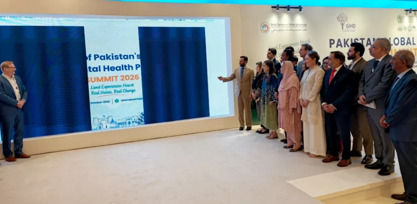 وفاقی وزیر صحت سید مصطفیٰ کمال قومی ذہنی صحت پالیسی کا اجرا کرتے ہوئے