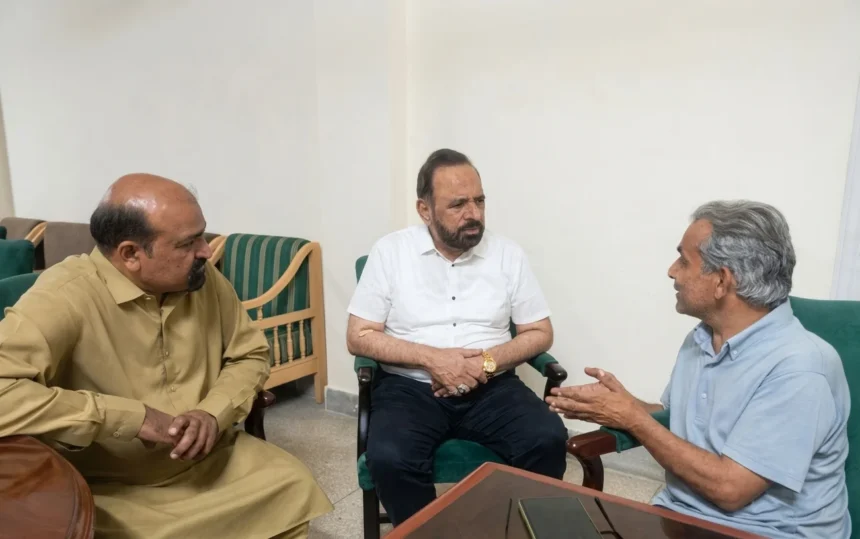 ڈاکٹر محمد امجد سے اقلیتی ونگ کے رہنماؤں ارشد گل اور بشارت جذبی کی ملاقات