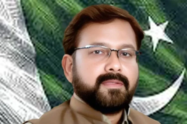 محمد عامر صدیقی عالمی یوم معلم پر اساتذہ کی تکریم سے متعلق گفتگو کرتے ہوئے