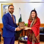 ڈسٹرکٹ ہیلتھ آفیسر اسلام آباد ڈاکٹر سیدہ راشدہ بتول نیب ہیڈکوارٹرز کے دورے کے موقع پر