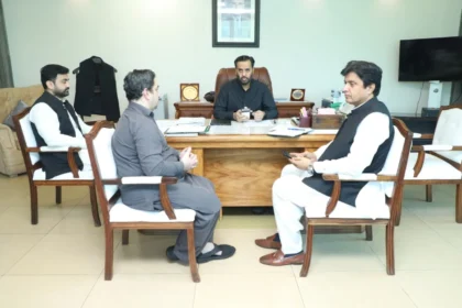 وفاقی وزیر صحت مصطفیٰ کمال مارگلہ اسپتال کے افتتاحی اجلاس کی صدارت کرتے ہوئے