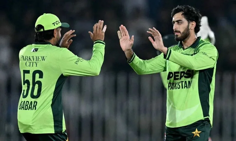 ارافات منہاس انگلینڈ کے خلاف ون ڈے میچ میں آل راؤنڈ کارکردگی دکھاتے ہوئے