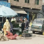 چکلالہ کینٹ میں سڑک کنارے ریڑھیوں اور تجاوزات کا منظر